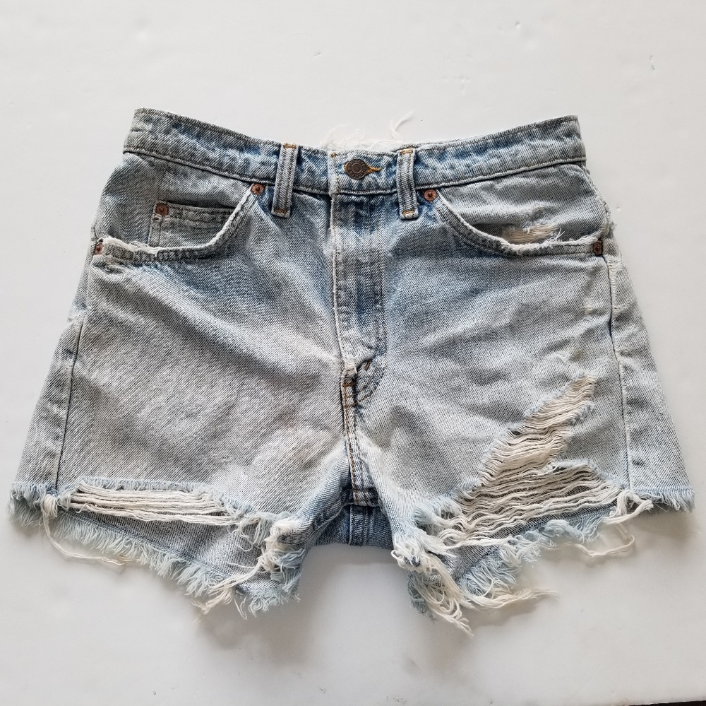 Vintage Levis high Waisted cutoff shorts size 4 6